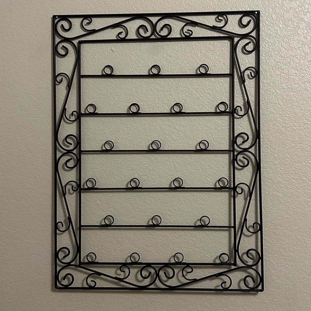 Used like new Black Metal Picture Holder